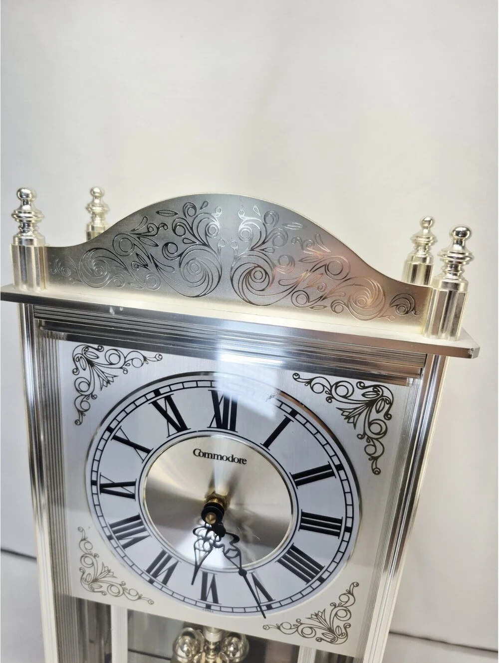 Vintage Gold Music Commodore Quartz Mantel Clock #632